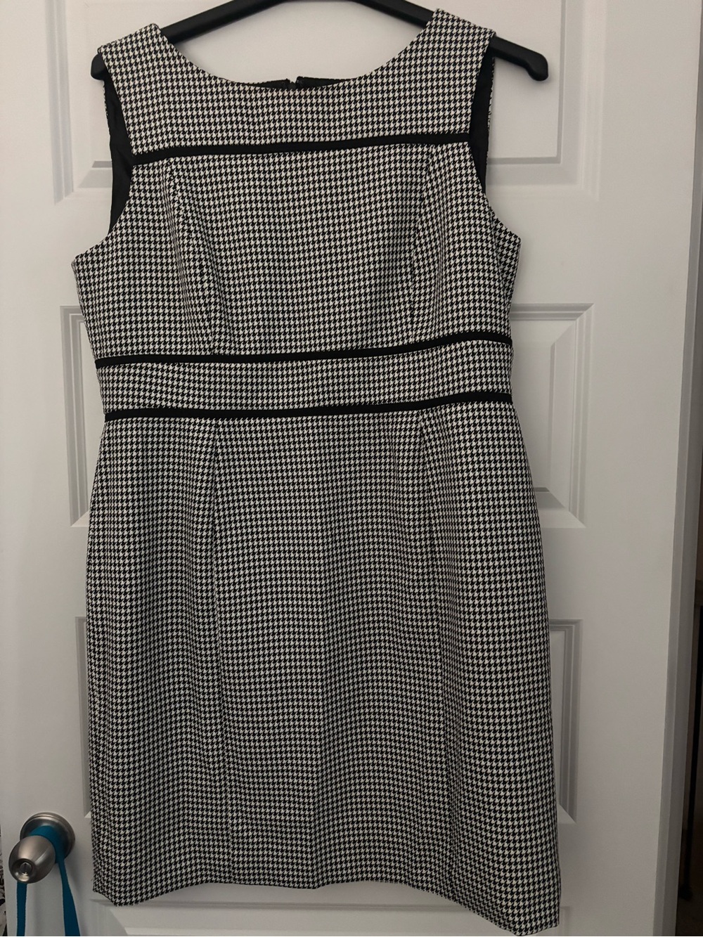 Tahari Black and White Houndstooth Sleeveless Dress